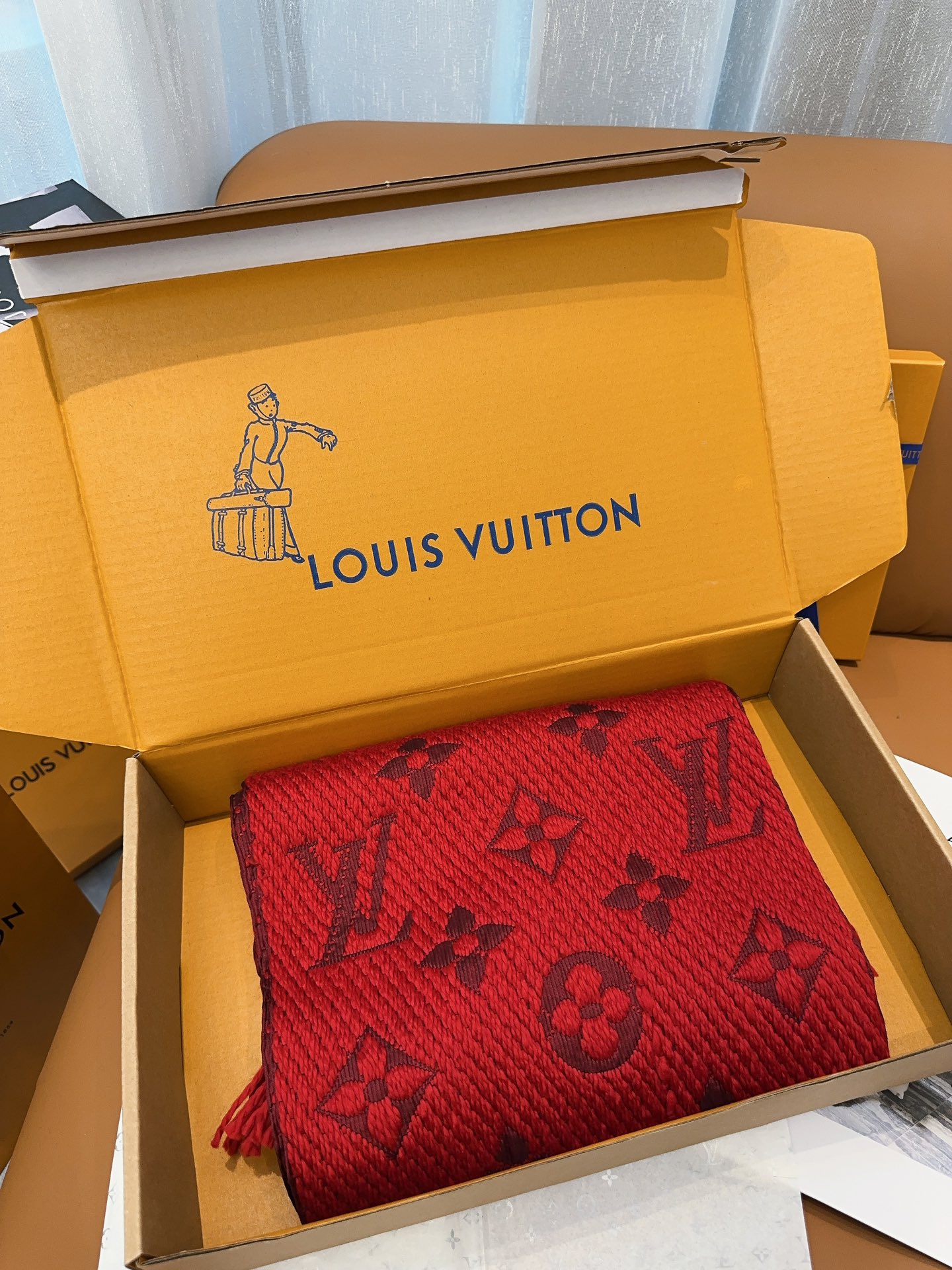 LV Autumn and Winter Wool Scarves Red